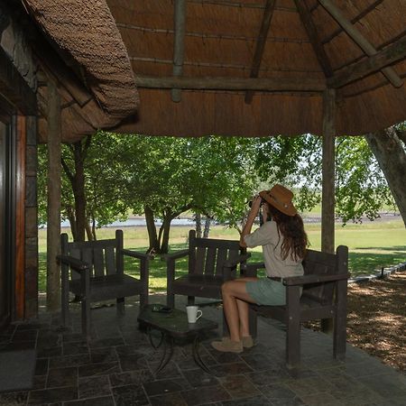 Thamalakane River Lodge マウン エクステリア 写真