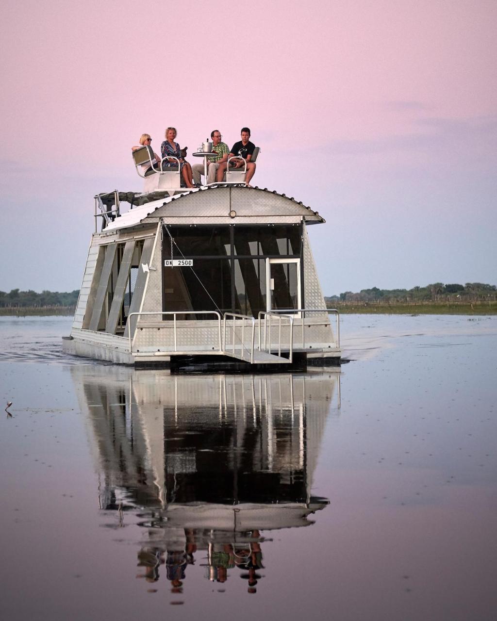 Thamalakane River Lodge マウン エクステリア 写真